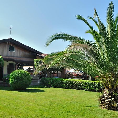Campeggio Italia Marina di Massa Extérieur photo