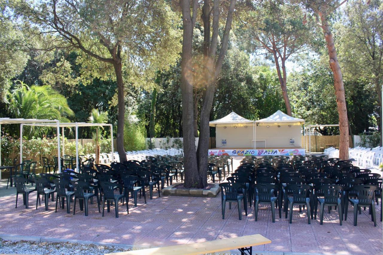 Campeggio Italia Marina di Massa Extérieur photo